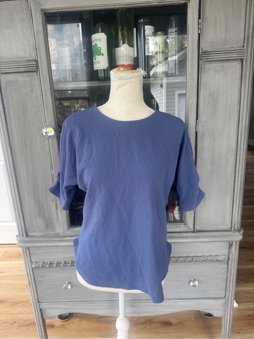 Green Envelope Short Sleeve Pocket Top in Blue